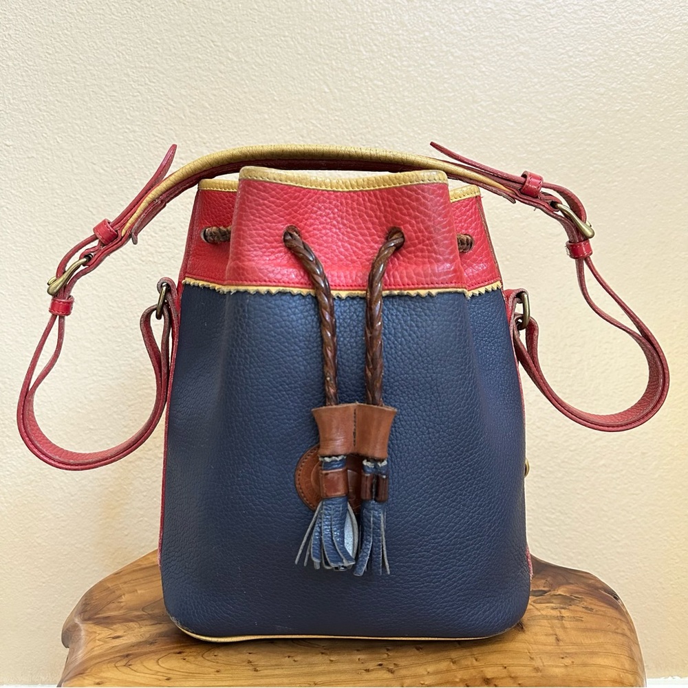 Authentic Dooney & Bourke VINTAGE Drawstring Leather Bag